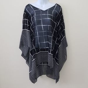 Susan Graver Black and White Tunic Top